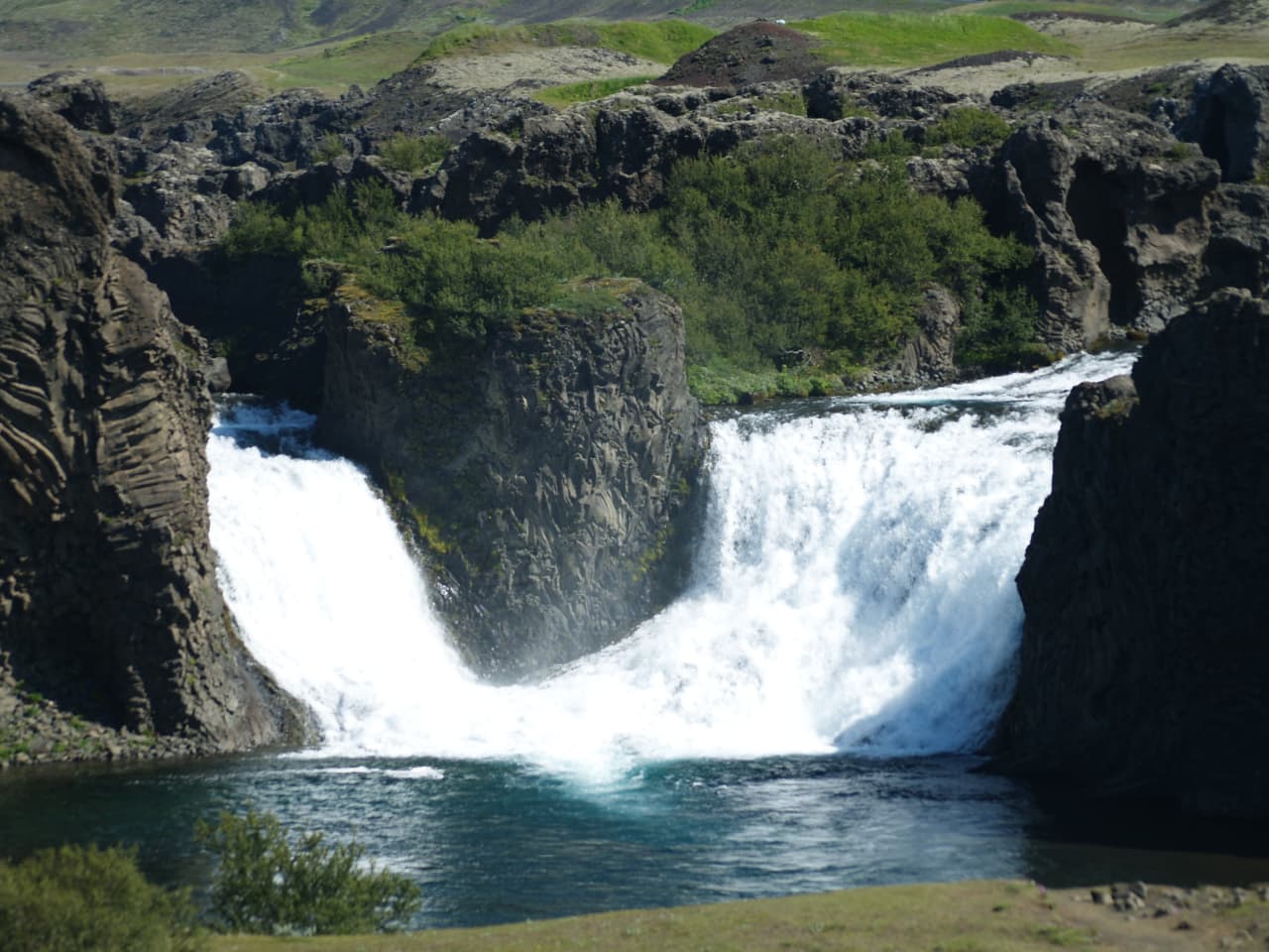 Hjálparfoss — photo by Visit South Iceland
